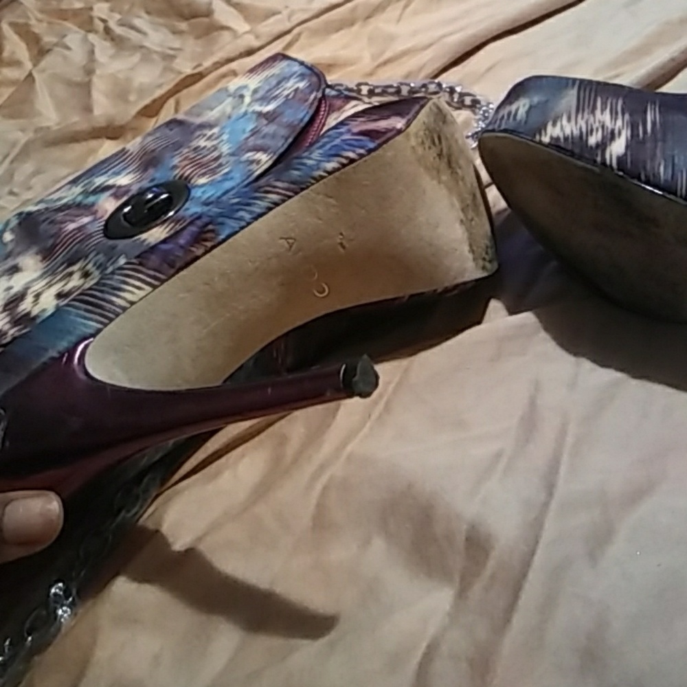 Shoes - Picture 2 of 2